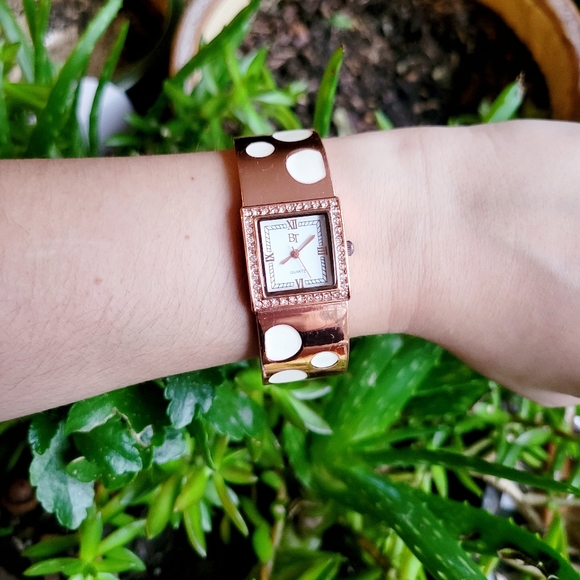 Classic BT Polka Dot Rose Gold Roman Numerals Rhinestone Watch - Picture 3 of 9